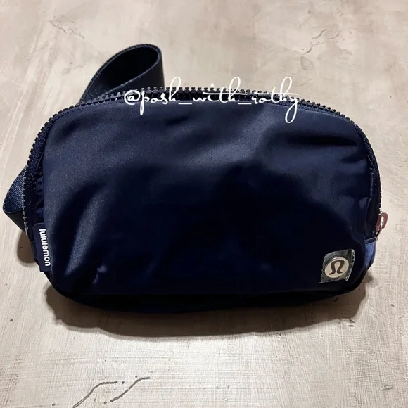 🍋Lululemon Everywhere Belt Bag, NWT - Picture 2 of 11